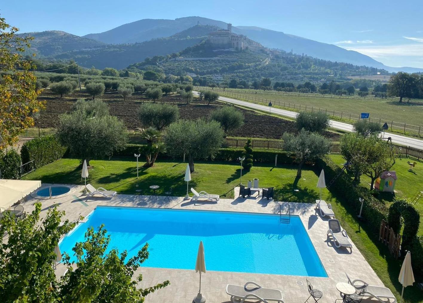 Agriturismo Il Girasole อัสซิซี ภายนอก รูปภาพ