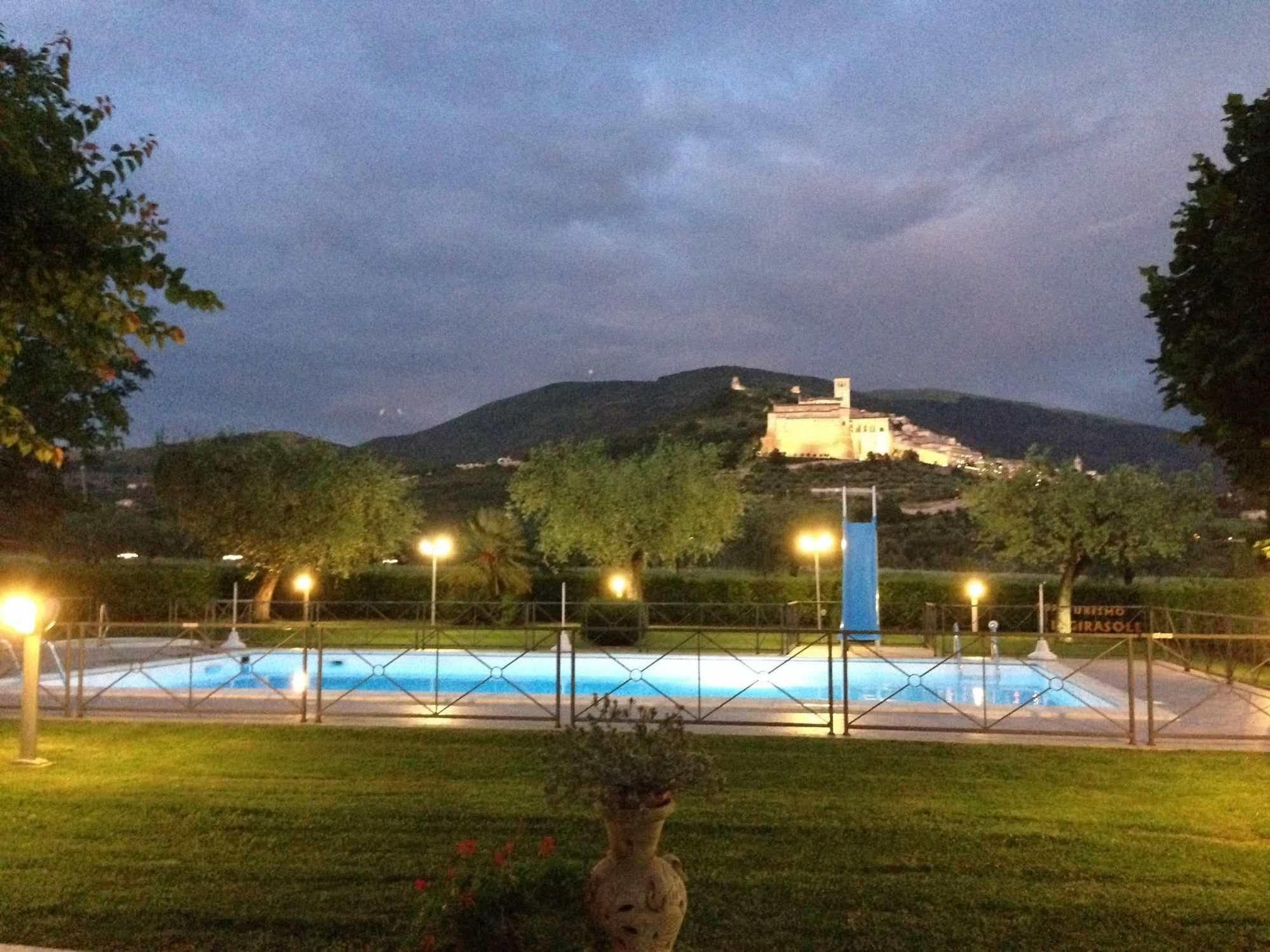 Agriturismo Il Girasole อัสซิซี ภายนอก รูปภาพ