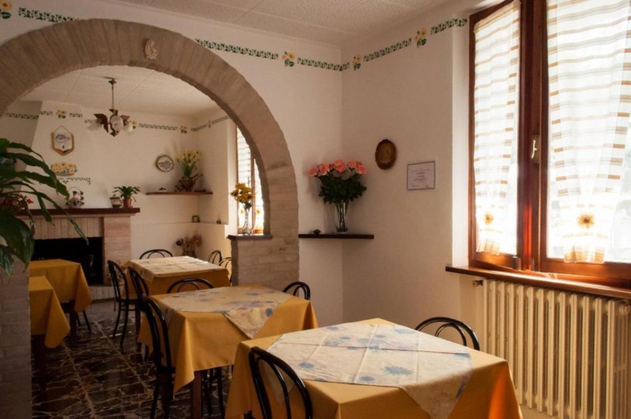 Agriturismo Il Girasole อัสซิซี ภายนอก รูปภาพ